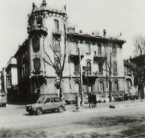 CASA FENOGLIO - LA FLEUR in Politecnico di Torino. Dipartimento Casa Città, Beni culturali ambientali nel Comune di Torino, Vol. 1, Società degli ingegneri e degli architetti in Torino, Torino 1984, p. 412