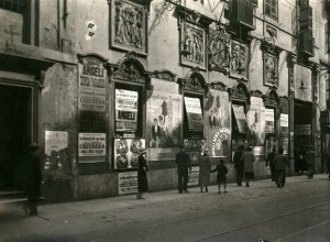 TORINO, CINEMA BORSA, VIA ROMA, VISTA DI SCORCIO. Fondazione Torino Musei, Archivio Fotografico, Fondo Mario Gabinio. © Fondazione Torino Musei