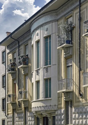 Palazzina via Vespucci 39, particolare della facciata. Progetto Ballatore di Rosana