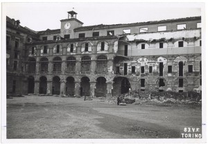 Via Arsenale 22, Scuola Applicazione Artiglieria e Genio. Effetti prodotti dai bombardamenti dell'incursione aerea del 13 luglio 1943. UPA 3609_9D06-55. © Archivio Storico della Città di Torino