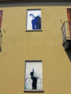 Gianluca Rosso, Senza titolo, 2000, opera murale per MAU Museo Arte Urbana, via Locana 20. Fotografia di Alessandro Vivanti, 2011