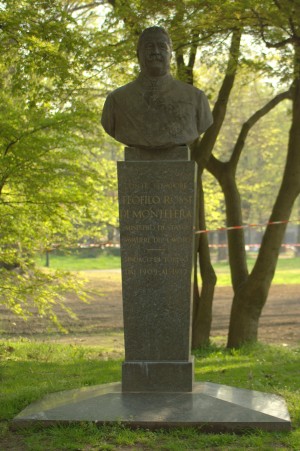 Busto di Teofilo Rossi di Montelera