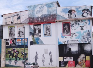 Artisti vari, murales senza titolo, 2013, giardini di via Verolengo