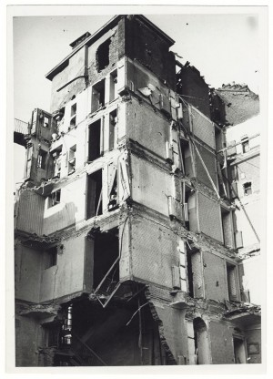 Via Principe Tommaso, Cinema Teatro Maffei.   Effetti prodotti dai bombardamenti dell'incursione aerea del 20-21 novembre 1942. UPA 1869_9B02-28. © Archivio Storico della Città di Torino