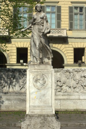 Monumento a Edmondo De Amicis. Fotografia di Giuseppe Caiafa, 2011.