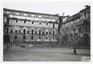 Via Arsenale 22, Scuola Applicazione Artiglieria e Genio. Effetti prodotti dai bombardamenti dell'incursione aerea del 13 luglio 1943. UPA 3610_9D06-56. © Archivio Storico della Città di Torino