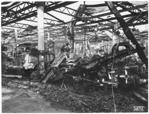 Corso Dante, FIAT-filiale di vendita [?], Officine di riparazione [?], autorimessa [?]. Effetti prodotti dai bombardamenti dell'incursione aerea del 9 dicembre 1942. UPA 3114D_9D04-03. © Archivio Storico della Città di Torino