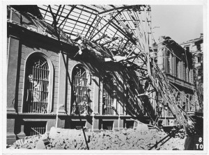 Corso Palestro 1 bis. Biblioteca Civica. Effetti prodotti dai bombardamenti dell'incursione aerea dell'8 agosto 1943. UPA 3803D_9E02-15. © Archivio Storico della Città di Torino/Archivio Storico Vigili del Fuoco